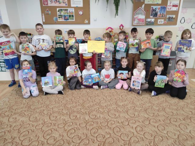 sloneczniki z ksiazkami