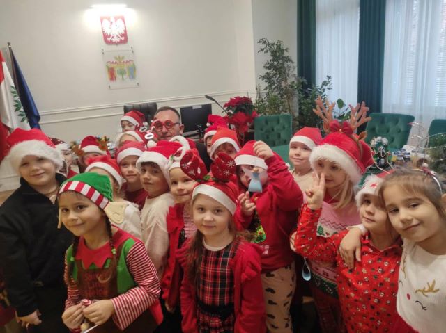 sloneczniki z ozdobami u burmistrza